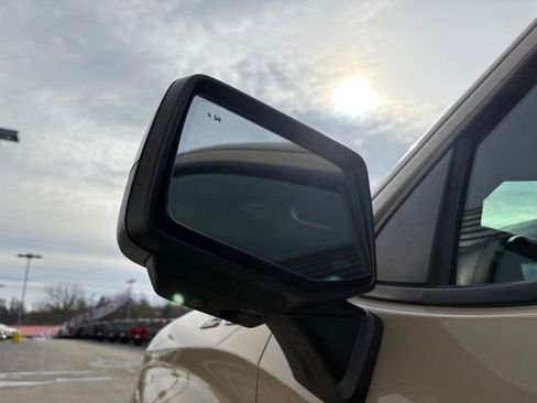 Used 2022 Chevrolet Silverado 1500 ZR2 w/ Technology Package image 13