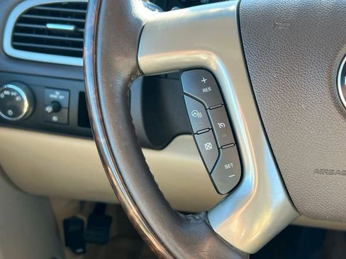 Used 2013 GMC Yukon XL Denali image 30