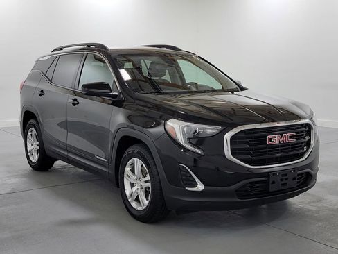 Used 2020 GMC Terrain SLE w/ Driver Convenience Package FWD image 2