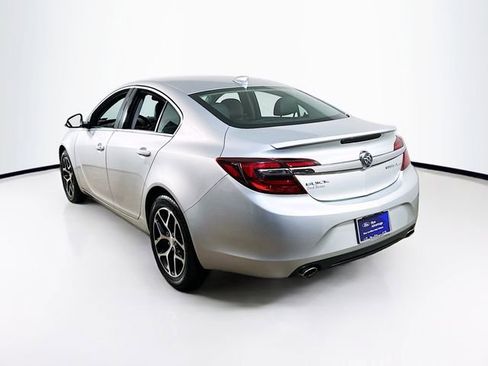 Used 2017 Buick Regal Sport Touring image 7