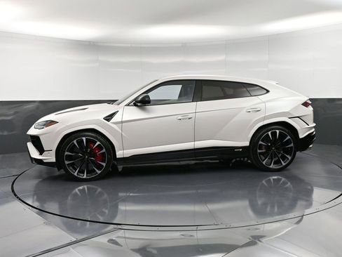 Used 2024 Lamborghini Urus S image 2