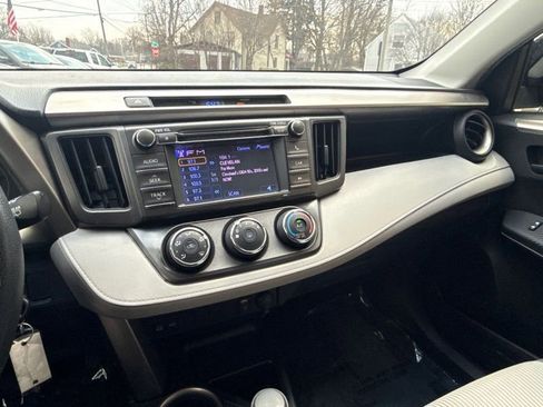 Used 2013 Toyota RAV4 LE image 22