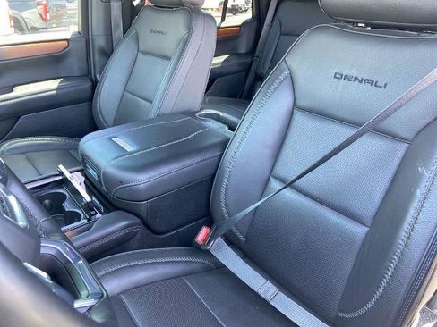 Used 2025 GMC Yukon Denali AWD/4WD image 14