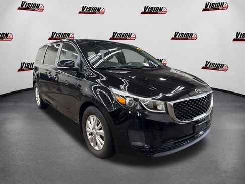 Used 2015 Kia Sedona LX w/ LX Convenience Package image 3