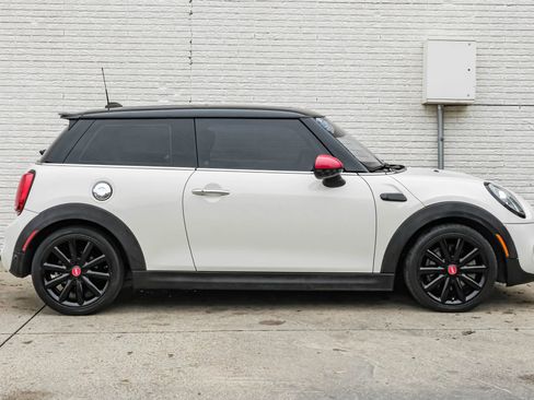 Used 2019 MINI Cooper S w/ Premium Package image 7