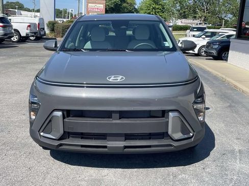 Used 2026 Hyundai Kona SE FWD image 2