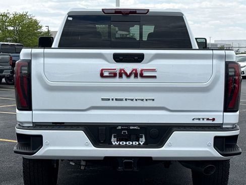 New 2026 GMC Sierra 2500 AT4 w/ AT4 Premium Plus Package AWD/4WD image 8