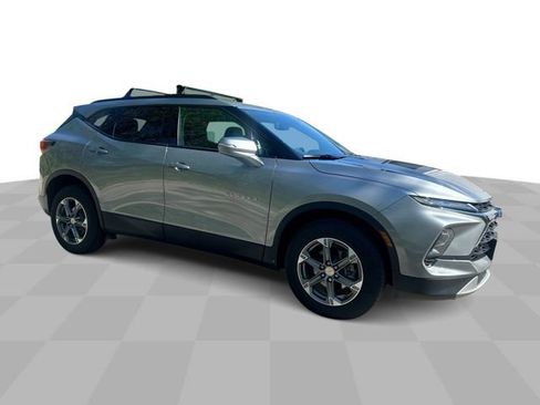Certified 2024 Chevrolet Blazer LT w/ LPO, Floor Liner Package AWD/4WD image 2