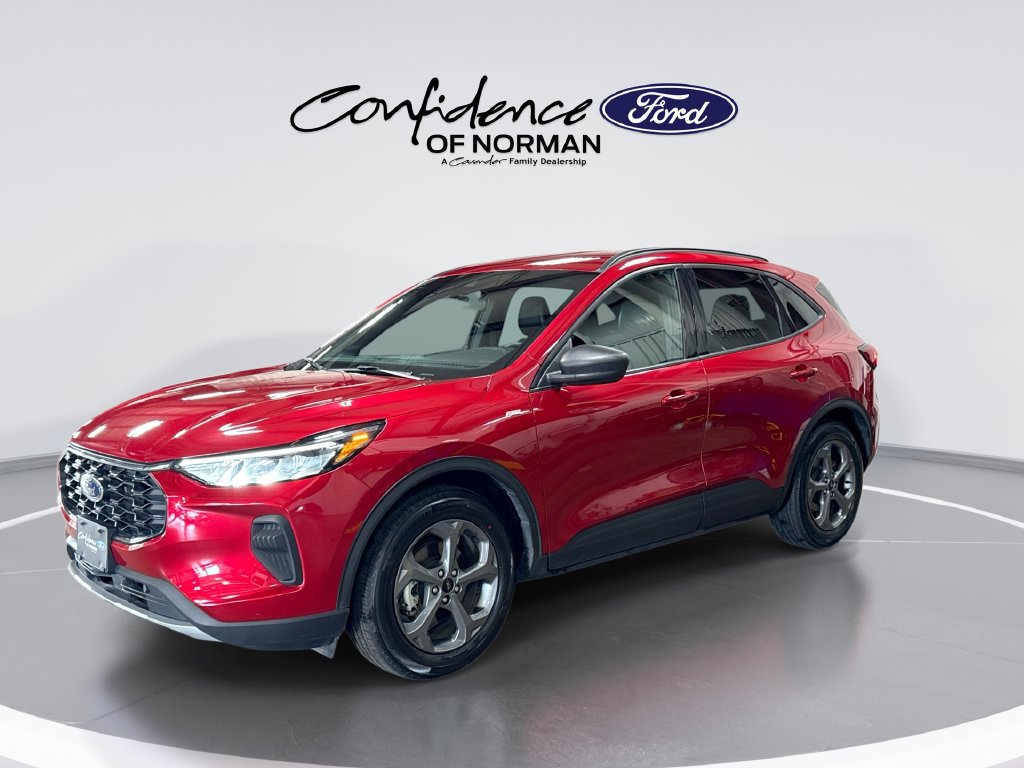 Certified 2025 Ford Escape ST-Line FWD image 4