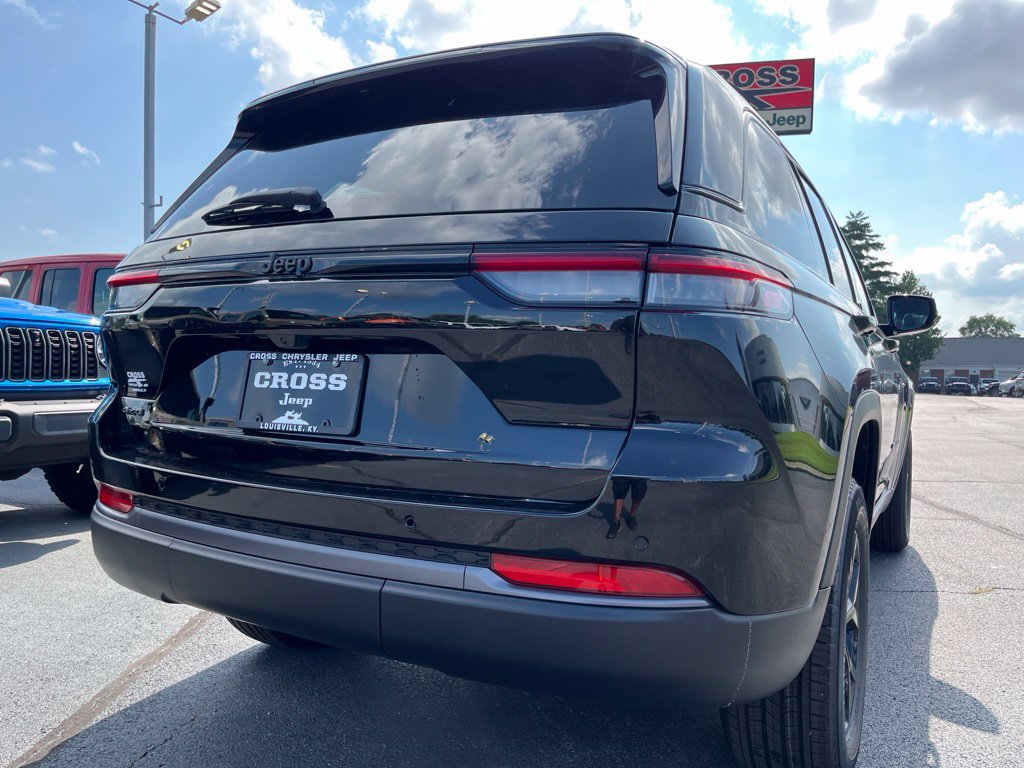 New 2026 Jeep Grand Cherokee Altitude AWD/4WD image 41