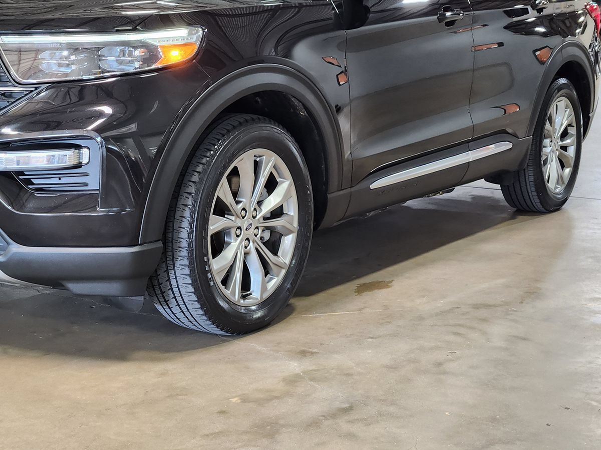 Used 2024 Ford Explorer XLT w/ Equipment Group 202A RWD image 17