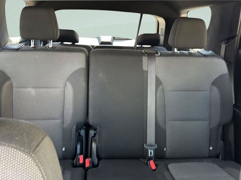 Used 2023 Chevrolet Traverse LT FWD image 27