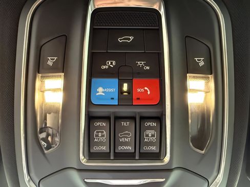 Certified 2025 Jeep Grand Cherokee Summit w/ Adv Protech Group IV AWD/4WD image 28