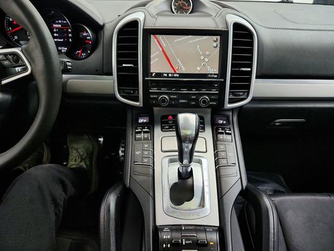 Used 2016 Porsche Cayenne GTS AWD/4WD image 21