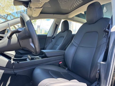 Used 2018 Tesla Model 3 Long Range RWD image 8