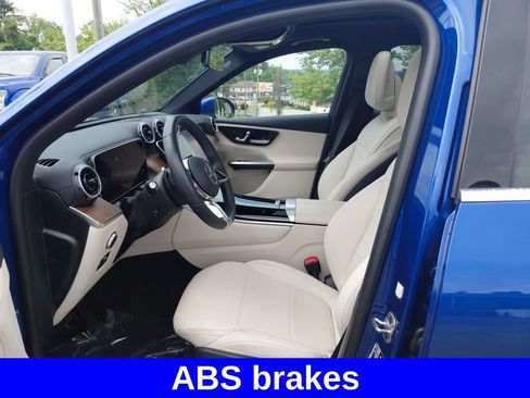 Used 2025 Mercedes-Benz GLC 300 4MATIC image 21