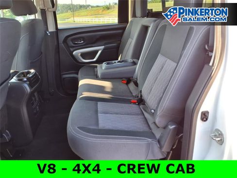 Used 2022 Nissan Titan SV w/ SV Convenience Package image 61
