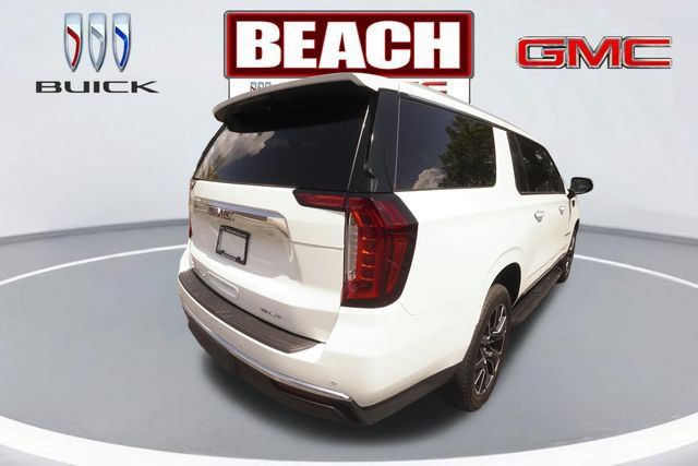 Used 2024 GMC Yukon XL SLT w/ SLT Premium Package AWD/4WD image 3