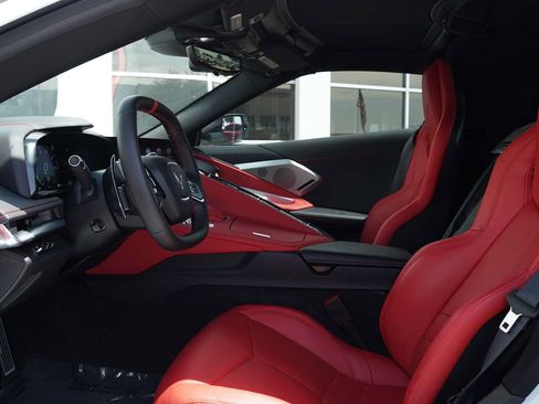 Used 2023 Chevrolet Corvette Stingray Preferred Cpe w/ Z51 Performance Package RWD image 4