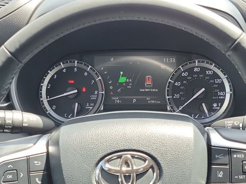 Used 2022 Toyota Highlander XLE AWD/4WD image 21