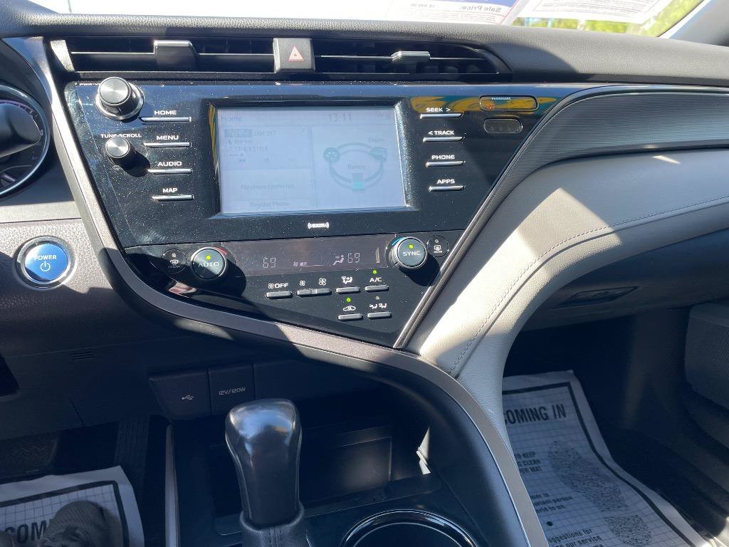 Used 2020 Toyota Camry SE FWD image 18