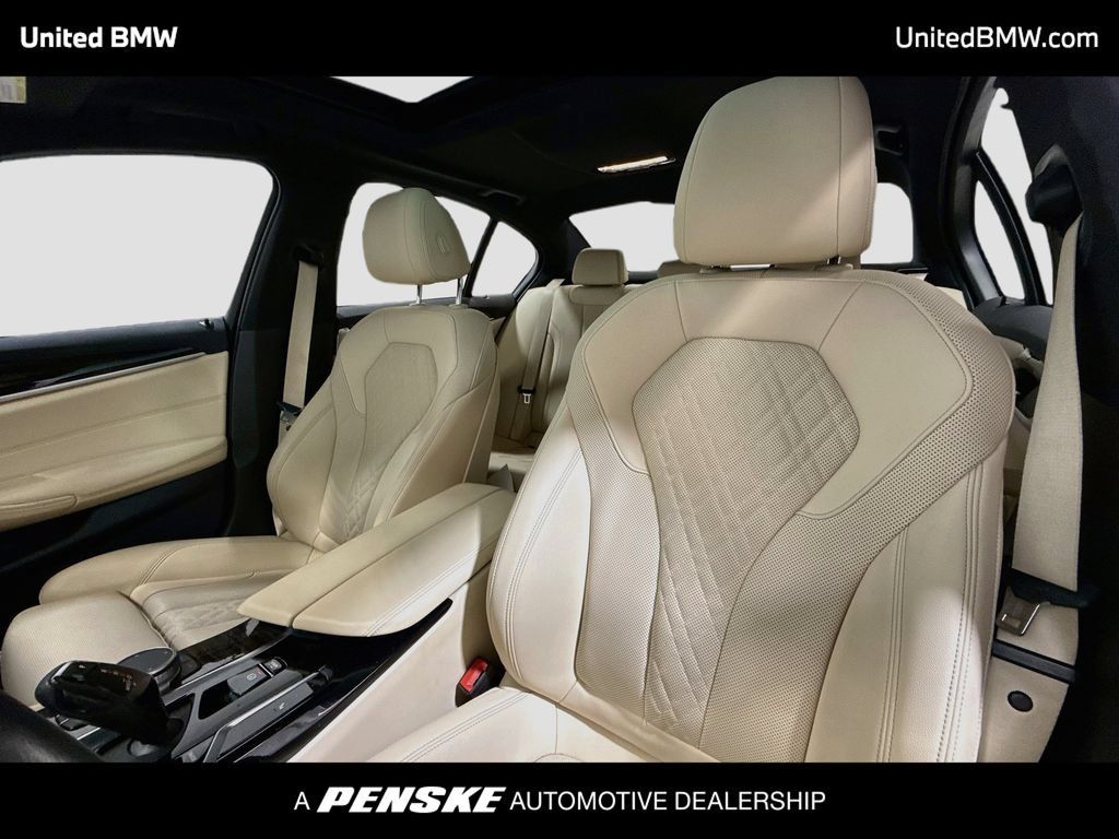 Used 2022 BMW 530i w/ Premium Package RWD image 12