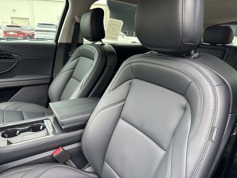 New 2026 Lincoln Nautilus Premier w/ Equipment Group 102A image 21