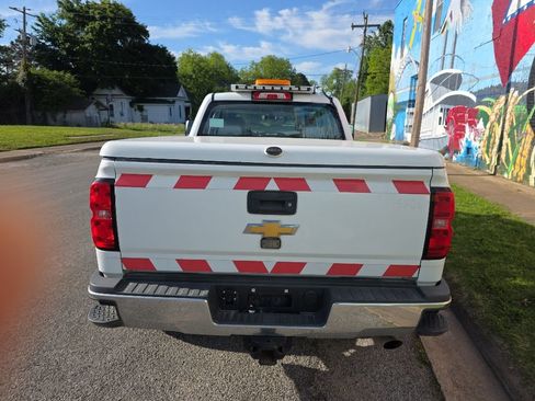 Used 2015 Chevrolet Silverado 2500 W/T AWD/4WD image 6