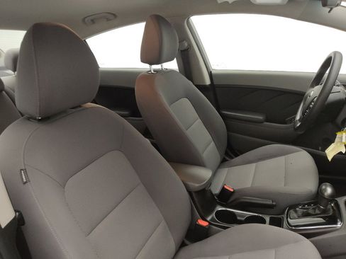 Used 2018 Kia Forte LX w/ LX Rear Camera Package image 21