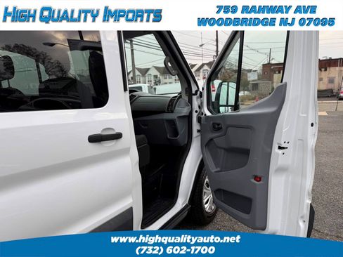 Used 2018 Ford Transit 150 XLT image 24
