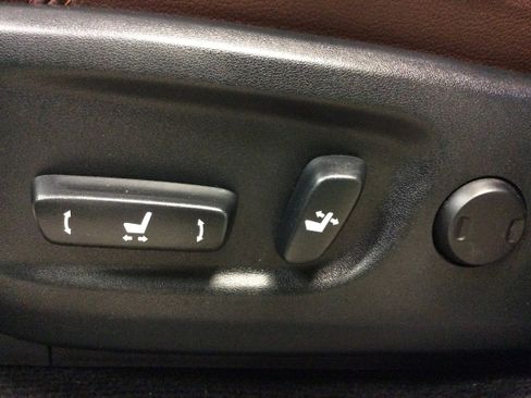 Used 2023 Toyota 4Runner Limited image 16