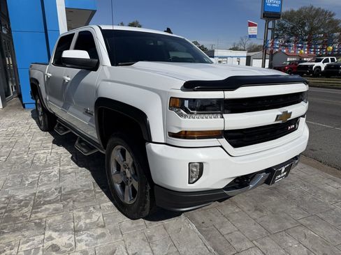 Certified 2018 Chevrolet Silverado 1500 LT w/ Texas Edition image 5