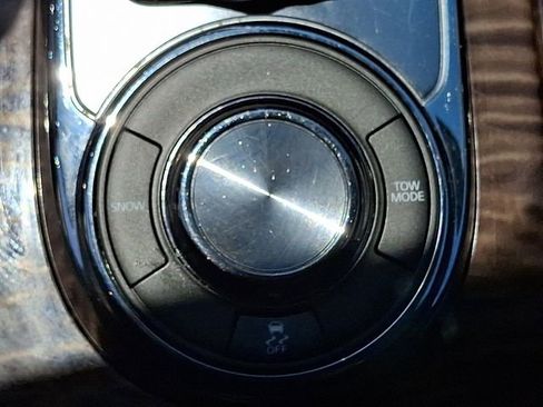 Used 2019 Nissan Armada Platinum RWD image 25