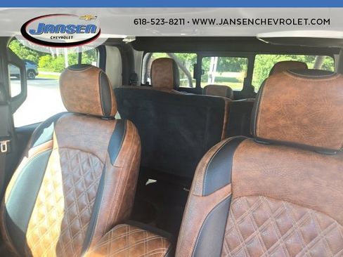 Used 2023 Jeep Gladiator Sport AWD/4WD image 17