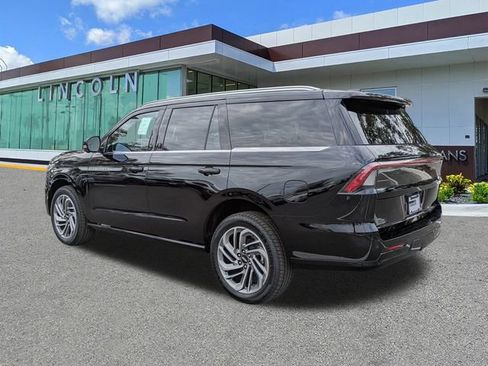 New 2026 Lincoln Navigator Reserve image 6