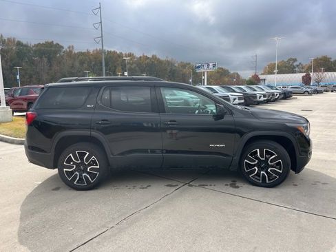 Used 2019 GMC Acadia SLT w/ Black Edition image 8