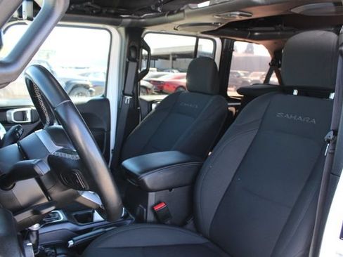Used 2022 Jeep Wrangler Unlimited Sahara AWD/4WD image 39