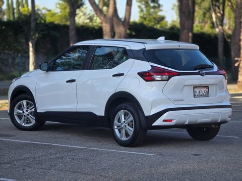 Used 2023 Nissan Kicks S FWD image 13