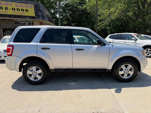 Used 2010 Ford Escape XLS FWD image 8