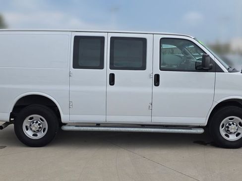 Used 2024 Chevrolet Express 2500 w/ Driver Convenience Package RWD image 6
