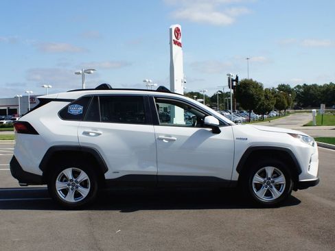 Used 2019 Toyota RAV4 XLE image 21