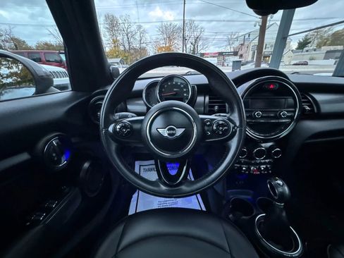 Used 2015 MINI Cooper 4-Door Hardtop image 32