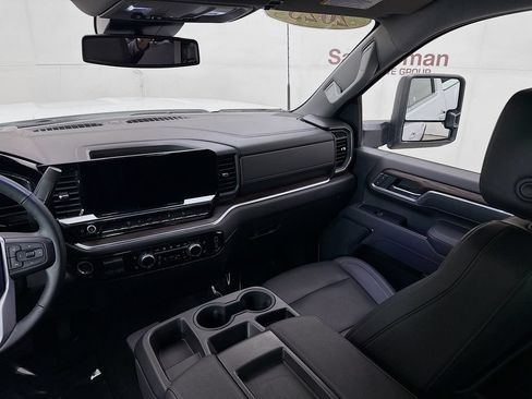 Used 2025 GMC Sierra 2500 SLT AWD/4WD image 26