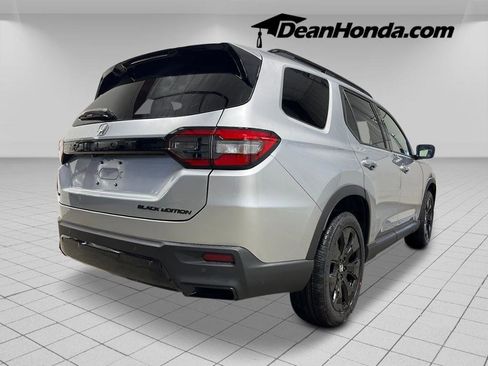 New 2026 Honda Pilot Black Edition image 5