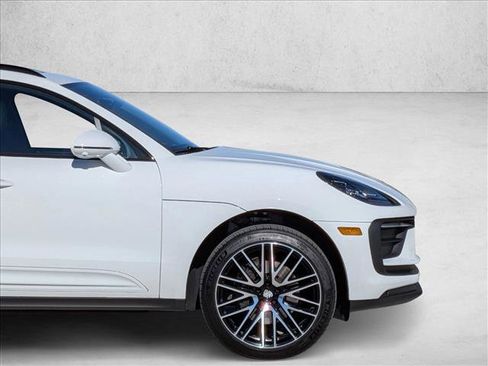 Used 2025 Porsche Macan Turbo image 11