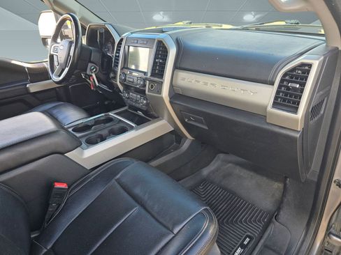 Used 2021 Ford F250 Lariat w/ Lariat Value Package image 31