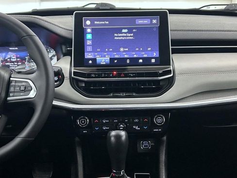 Certified 2024 Jeep Compass Limited image 12