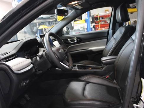 Used 2024 Jeep Compass Limited AWD/4WD image 13