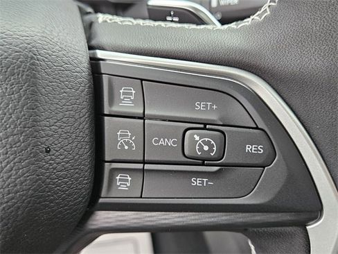 New 2025 Jeep Grand Cherokee L Laredo w/ Luxury Tech Group I image 27