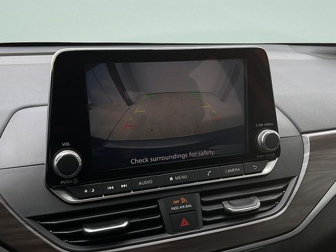Used 2024 Nissan Altima 2.5 SV FWD image 17